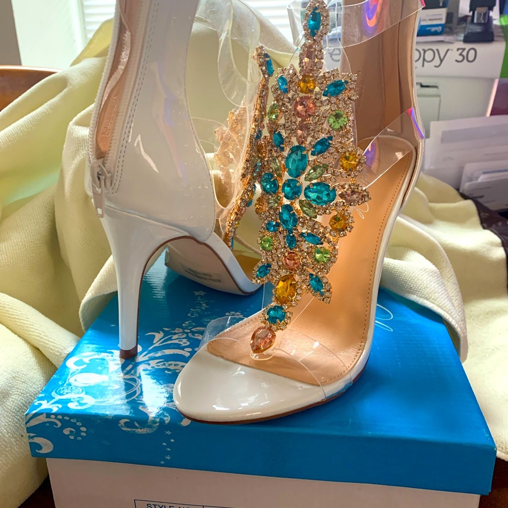 Size 10 white rhinestone heel